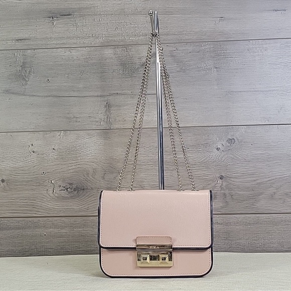 Elegant Pink Chain Shoulder Bag - Picture 1 of 12